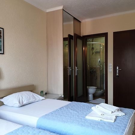 Hotel Pelikan Вирпазар Экстерьер фото